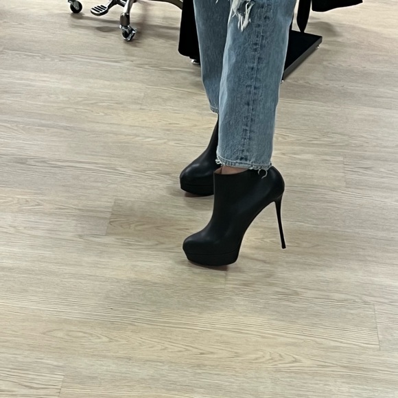 New Christian Louboutin Dirdibootie Bianca Size 42✨ - Picture 10 of 10